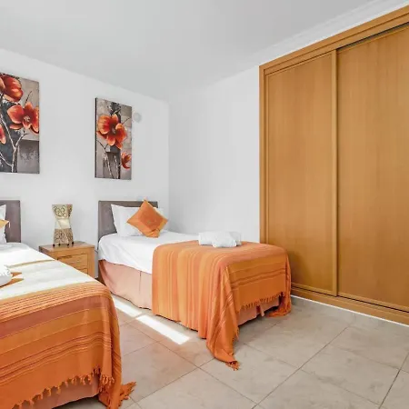 Casa Lilou - Apartamento Em Excelente Condominio Com Piscina E Ginasio *